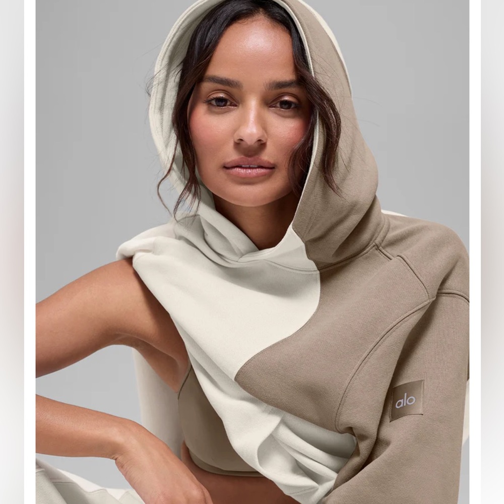 alo Make Waves Hoodie in Ivory/Bone/Gravel - Picture 3 of 9